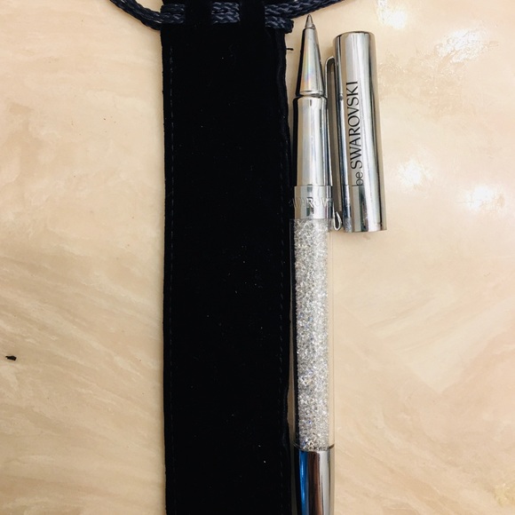Authentic Swarovski pen signed in 2 places - Picture 2 of 4